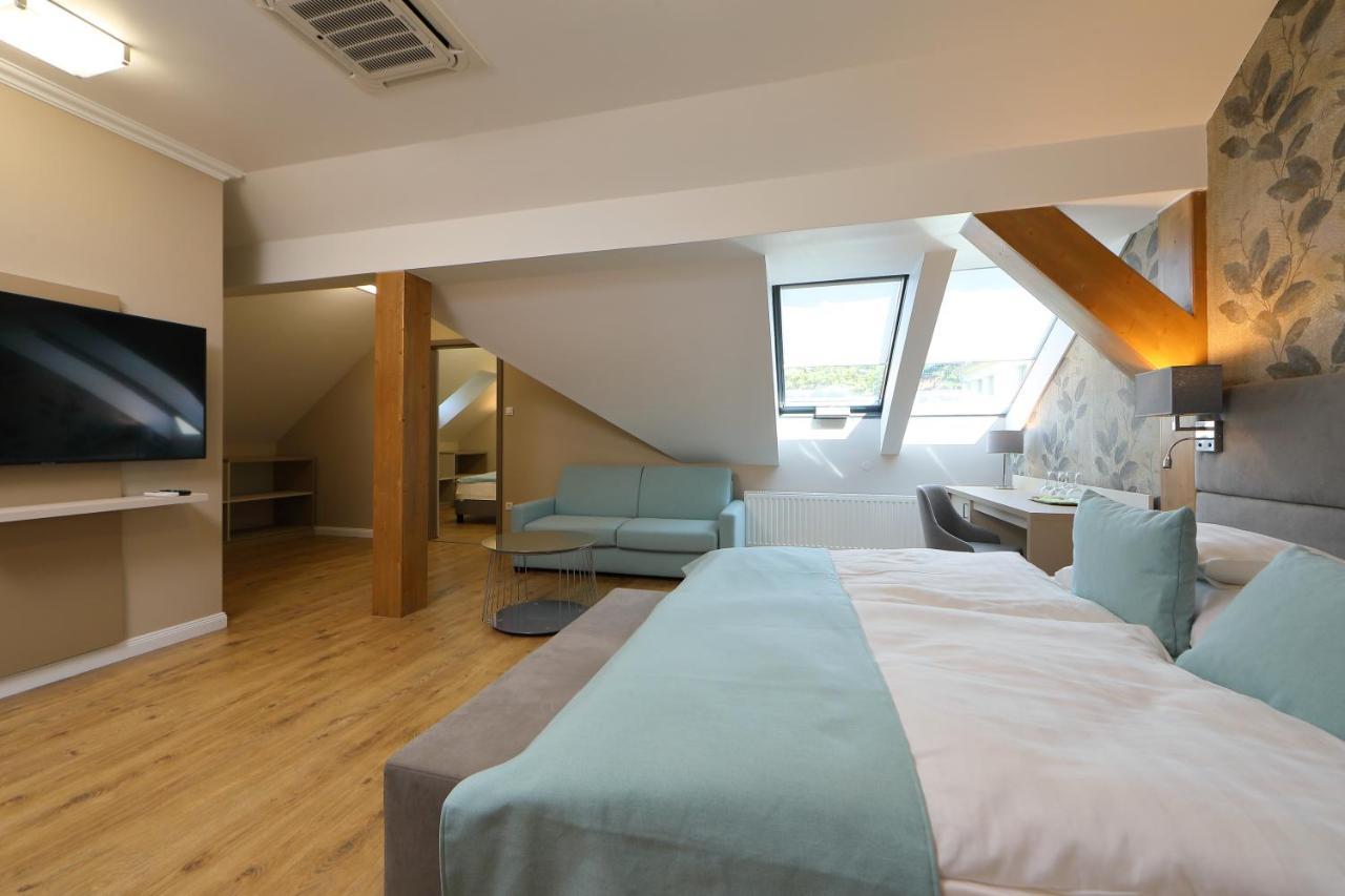 Hotel Blaha Lujza Balatonfured Bagian luar foto