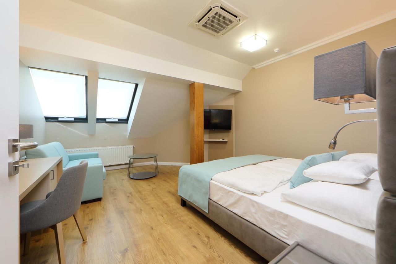 Hotel Blaha Lujza Balatonfured Bagian luar foto