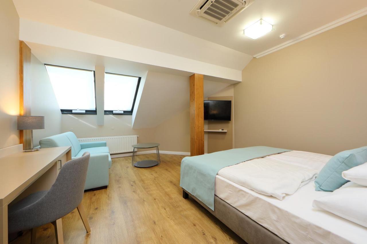 Hotel Blaha Lujza Balatonfured Bagian luar foto