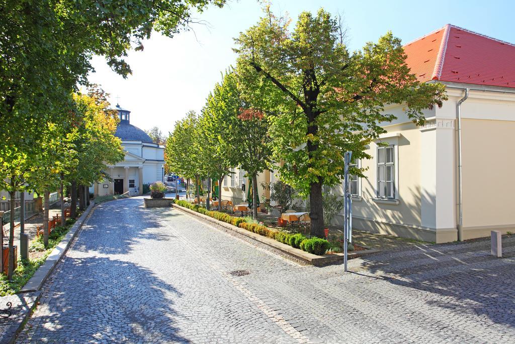 Hotel Blaha Lujza Balatonfured Bagian luar foto