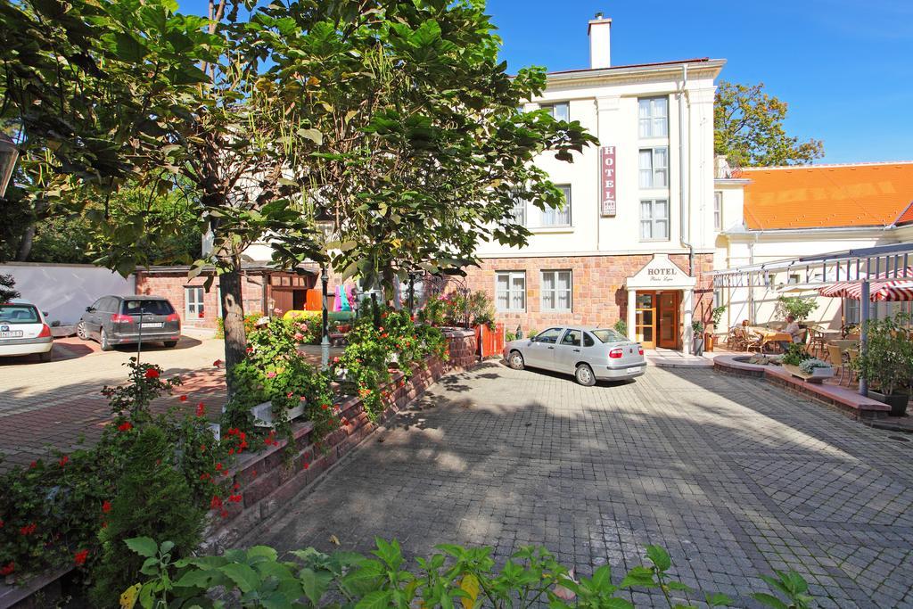Hotel Blaha Lujza Balatonfured Bagian luar foto