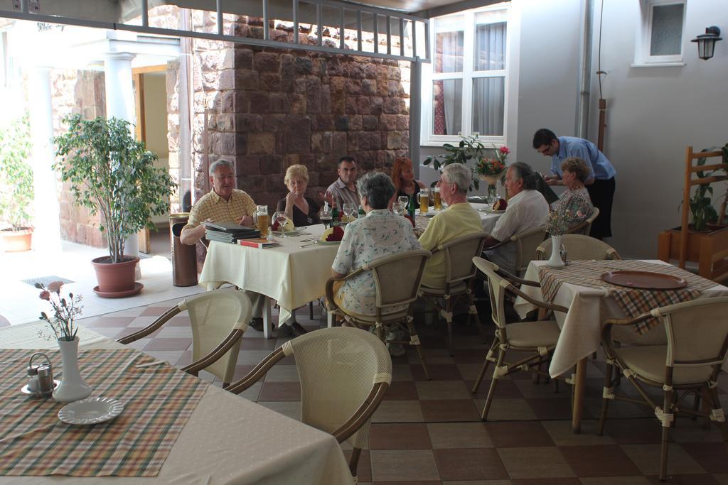 Hotel Blaha Lujza Balatonfured Bagian luar foto