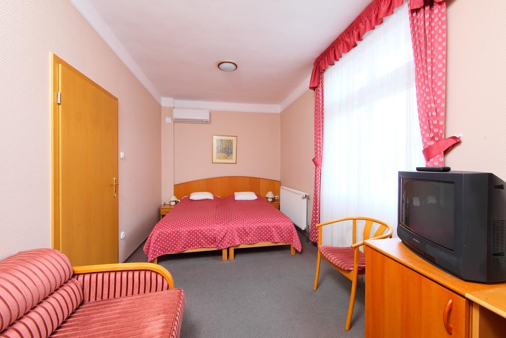 Hotel Blaha Lujza Balatonfured Ruang foto