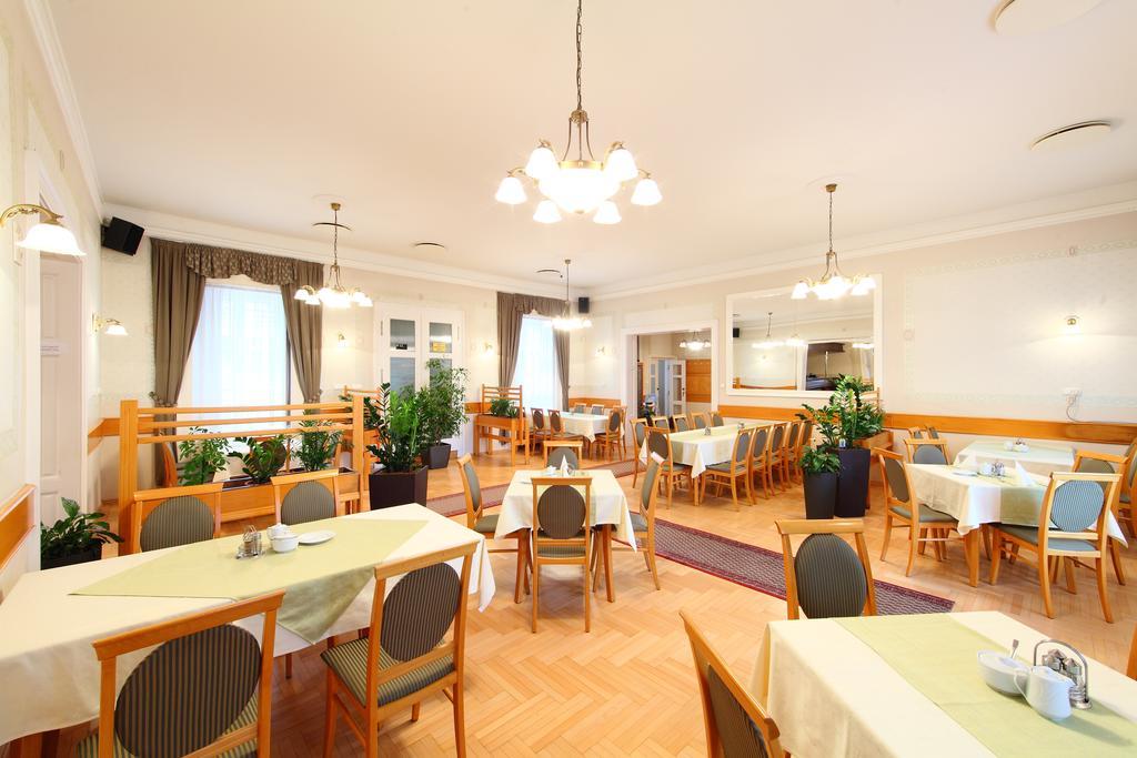 Hotel Blaha Lujza Balatonfured Bagian luar foto