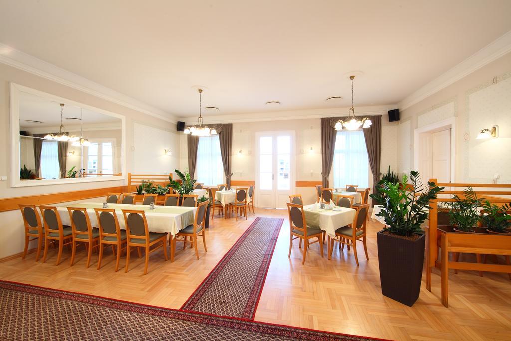 Hotel Blaha Lujza Balatonfured Bagian luar foto