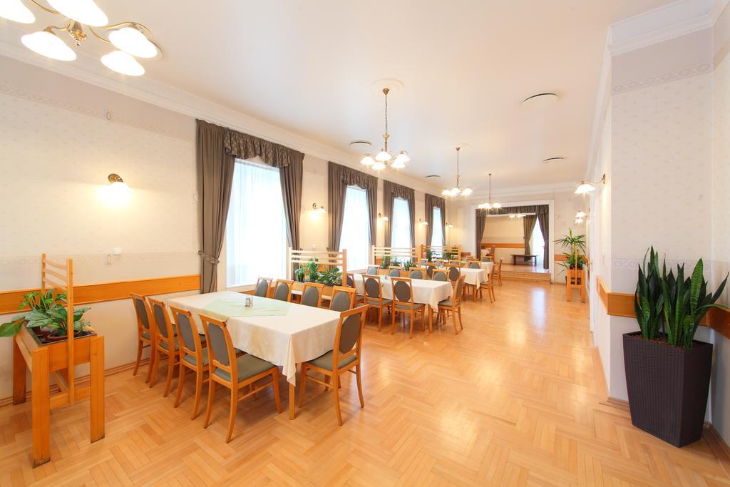 Hotel Blaha Lujza Balatonfured Bagian luar foto