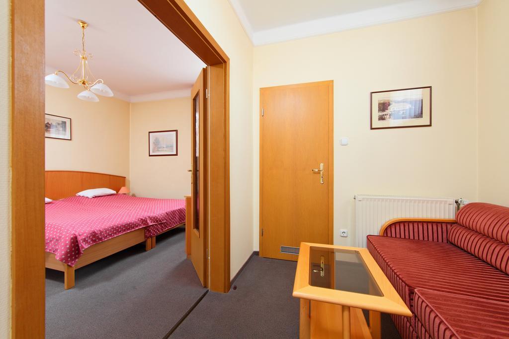 Hotel Blaha Lujza Balatonfured Bagian luar foto