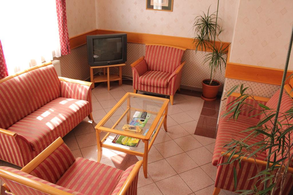 Hotel Blaha Lujza Balatonfured Bagian luar foto