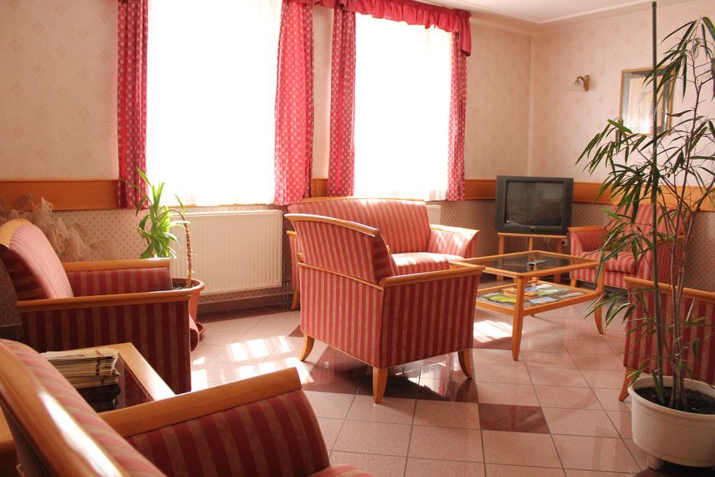 Hotel Blaha Lujza Balatonfured Bagian luar foto