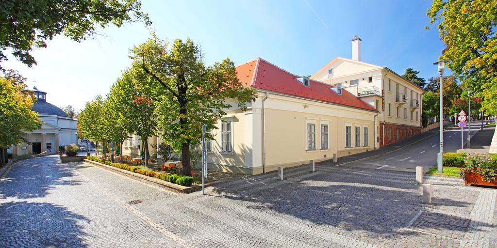 Hotel Blaha Lujza Balatonfured Bagian luar foto