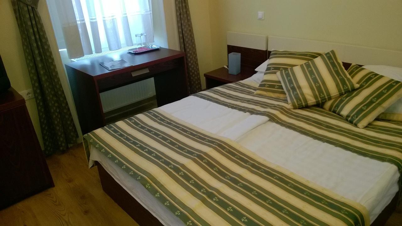 Hotel Blaha Lujza Balatonfured Bagian luar foto