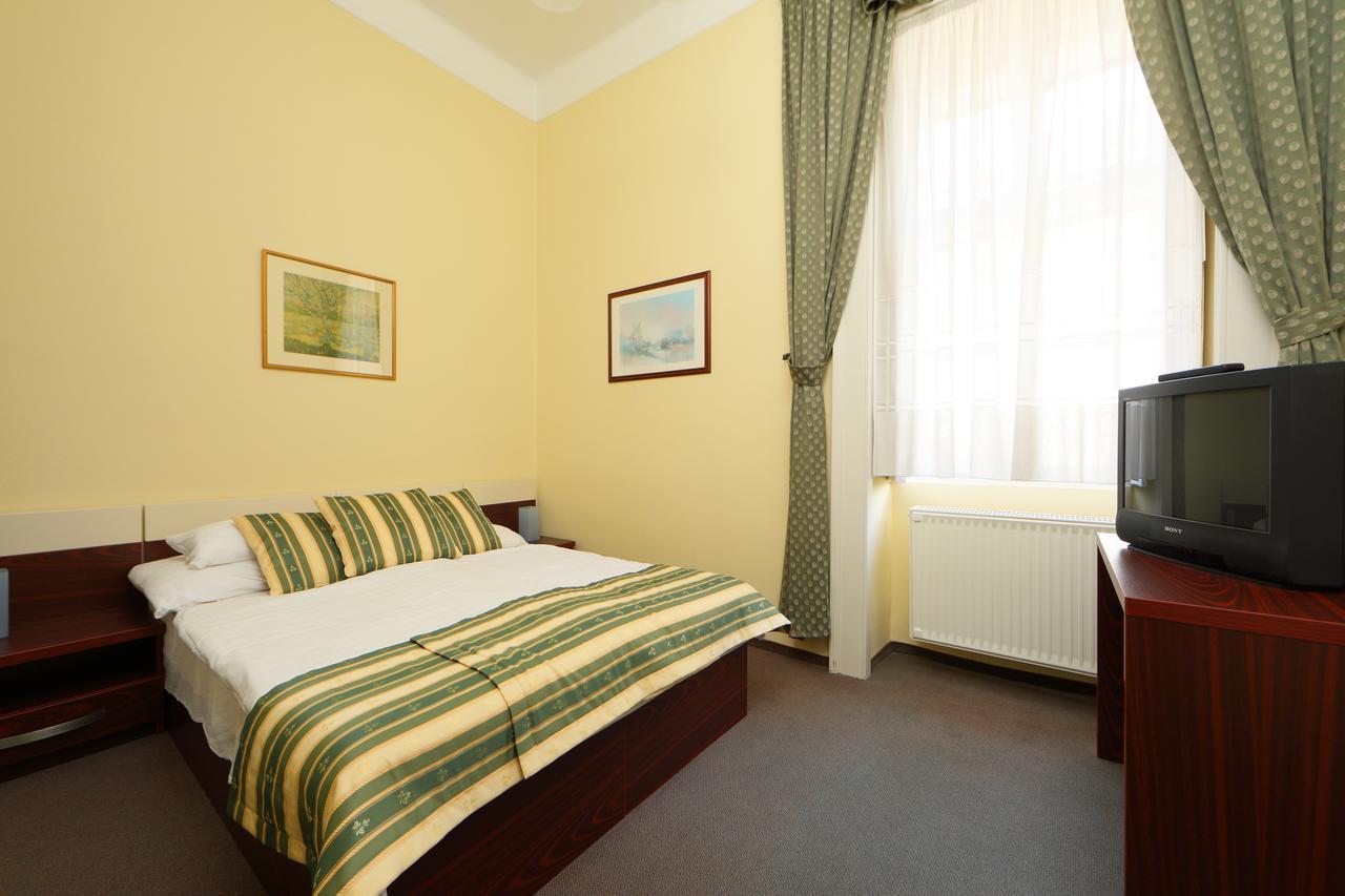 Hotel Blaha Lujza Balatonfured Bagian luar foto